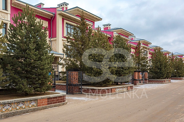 Продажа таунхауса, площадь 895 кв.м., КП Азарово Южное, Рублево-Успенское, пл. уч. 5 сот