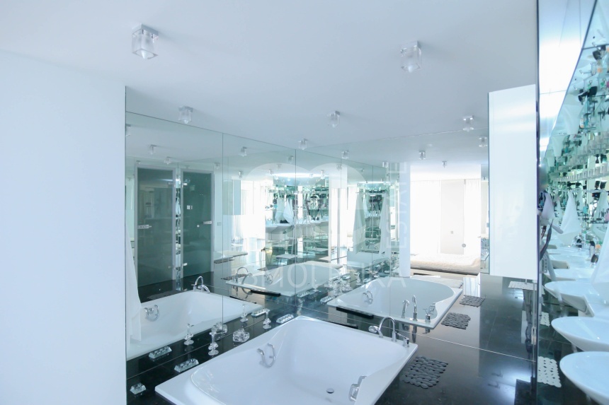 Продажа квартиры, площадь 200.3 кв.м., 10 этаж, ЖК Грубер Хаус, Новый Арбат ул, 29