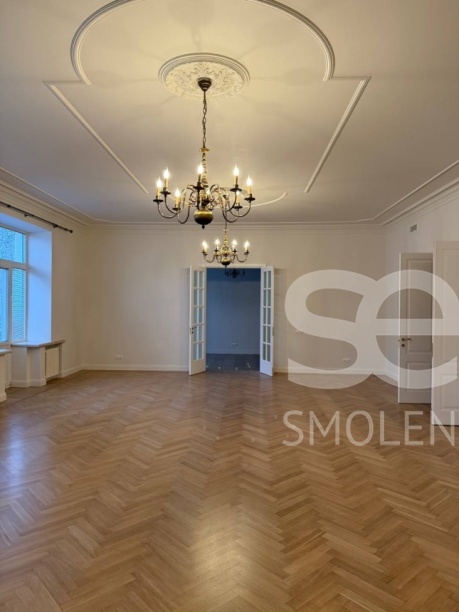 Аренда квартиры, площадь 330 кв.м., 5 этаж, Романов пер, 5