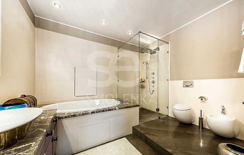 Продажа квартиры, площадь 299.4 кв.м., 5 этаж, ЖК Панорама, Климашкина ул, 17с2