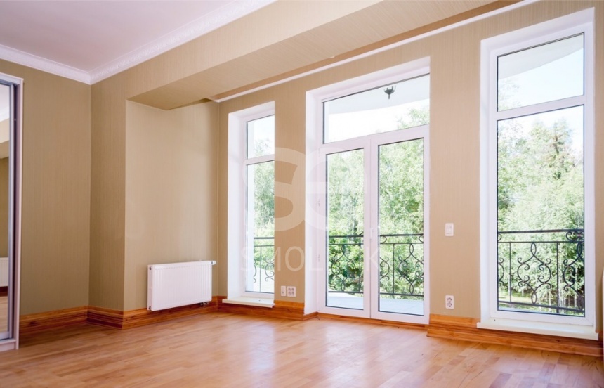 Продажа дома, площадь 1200 кв.м., Минское, пл. уч. 30 сот