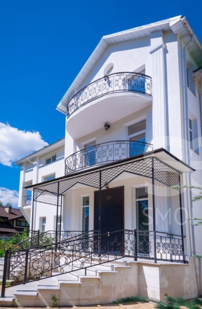 Продажа дома, площадь 1200 кв.м., Минское, пл. уч. 30 сот