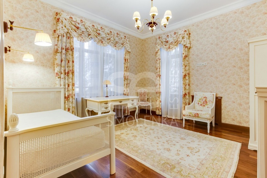 Аренда дома, площадь 830 кв.м., 54, Дмитровское, пл. уч. 65 сот