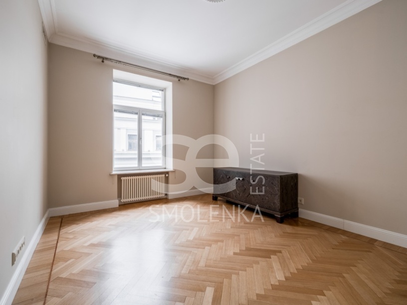 Аренда квартиры, площадь 225 кв.м., 5 этаж, Романов пер, 5