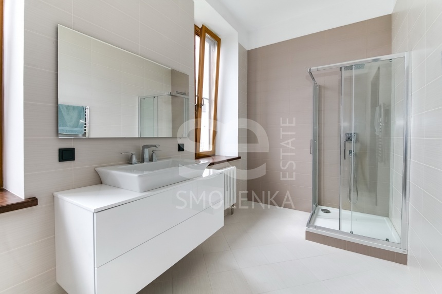 Продажа дома, площадь 980 кв.м., КП Монолит, Новорижское, пл. уч. 35 сот