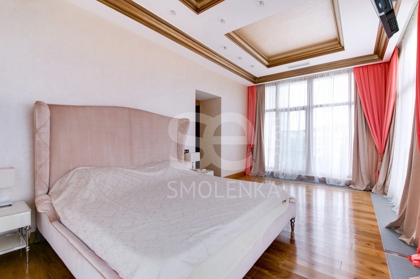 Продажа дома, площадь 980 кв.м., КП Монолит, Новорижское, пл. уч. 35 сот