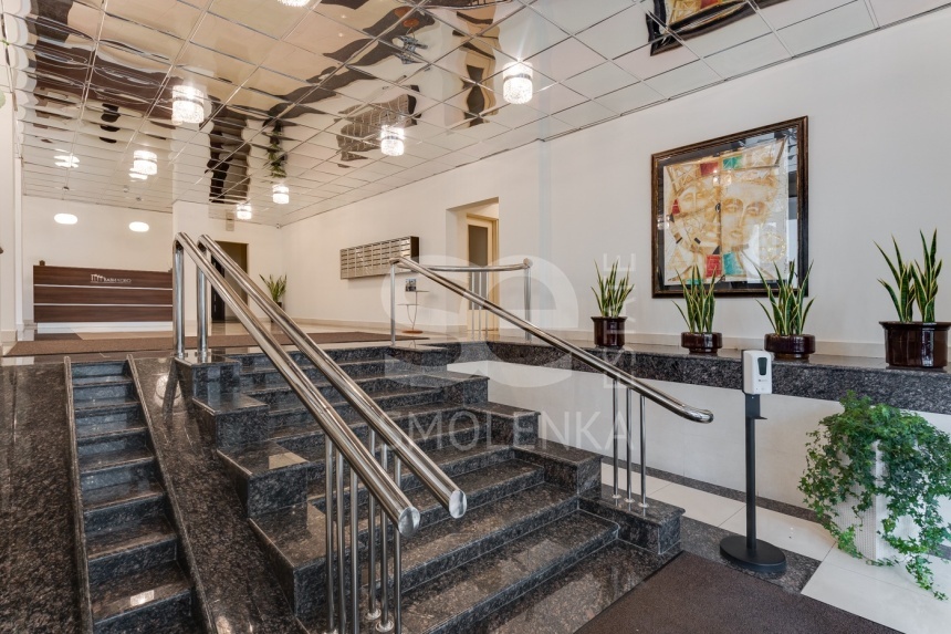 Продажа квартиры, площадь 120.3 кв.м., 2 этаж, ЖК ЖК "Вавилово", Архитектора Власова ул, 6