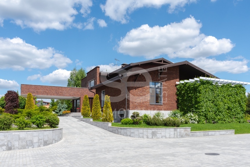 Продажа дома, площадь 850 кв.м., КП Никольская слобода, Новорижское, пл. уч. 45.8 сот