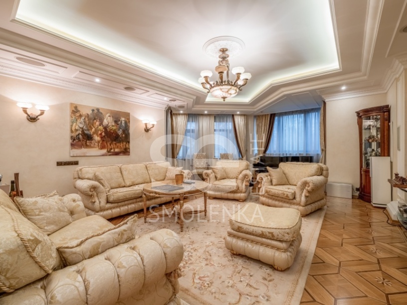 Аренда квартиры, площадь 257.8 кв.м., 3 этаж, Победы пл, 2к3