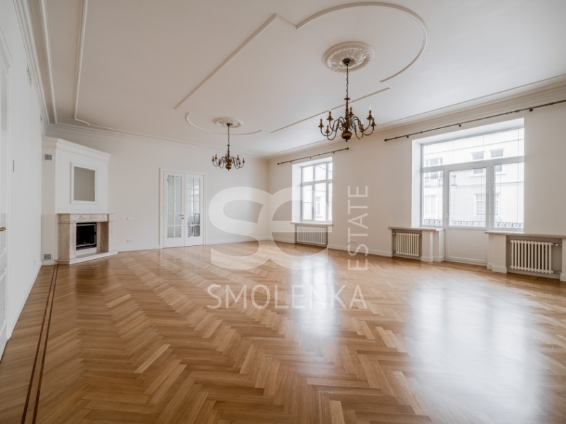 Аренда квартиры, площадь 330 кв.м., 5 этаж, Романов пер, 5