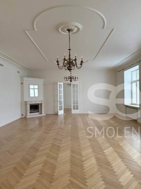 Аренда квартиры, площадь 330 кв.м., 5 этаж, Романов пер, 5