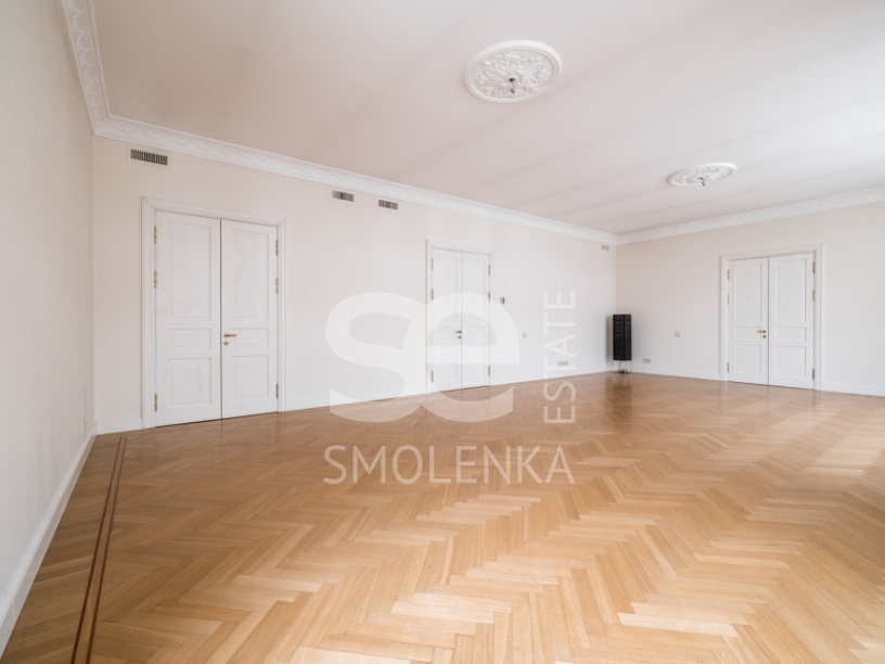 Аренда квартиры, площадь 225 кв.м., 5 этаж, Романов пер, 5