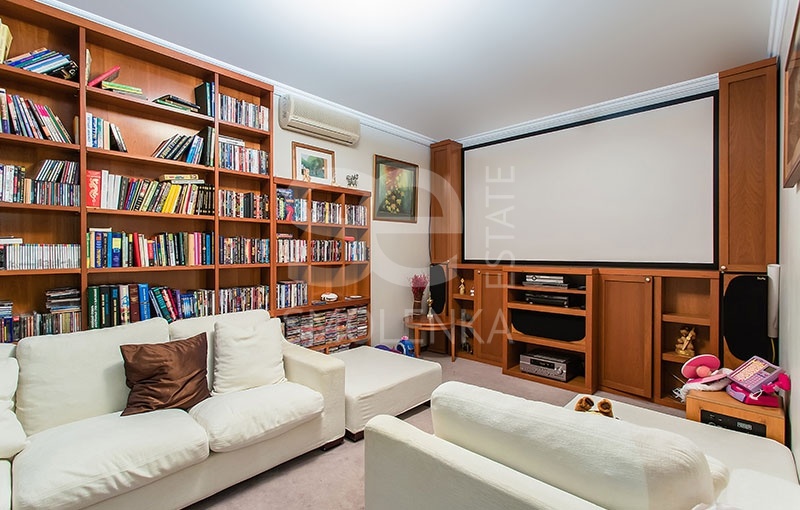 Продажа дома, площадь 550 кв.м., Дмитровское, пл. уч. 27 сот