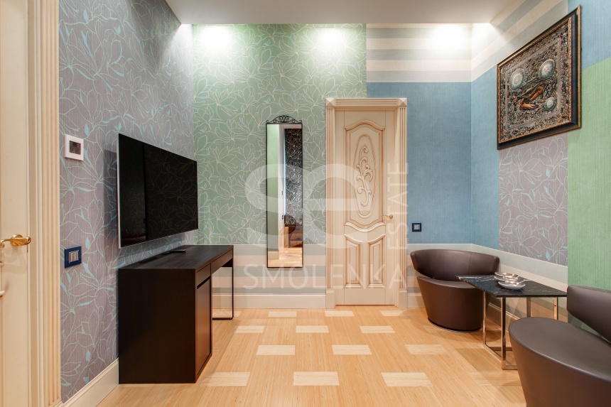 Продажа квартиры, площадь 125.8 кв.м., 2 этаж, Большой Палашёвский пер, 10