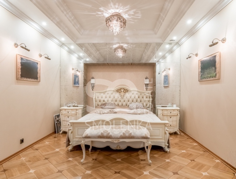 Аренда квартиры, площадь 257.8 кв.м., 3 этаж, Победы пл, 2к3