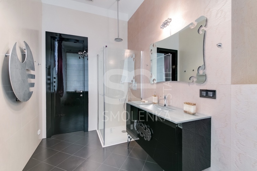 Продажа дома, площадь 980 кв.м., КП Монолит, Новорижское, пл. уч. 35 сот