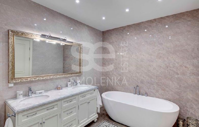 Продажа квартиры, площадь 198 кв.м., 5 этаж, Никитская Б. ул, 45