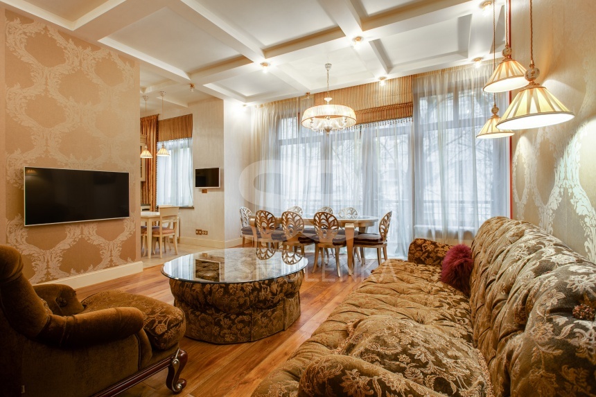 Продажа квартиры, площадь 125.8 кв.м., 2 этаж, Большой Палашёвский пер, 10