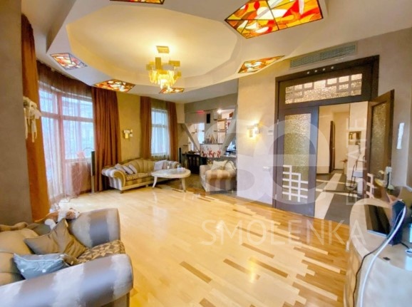 Продажа квартиры, площадь 154 кв.м., 3 этаж, 1-й Зачатьевский пер, 6стр1