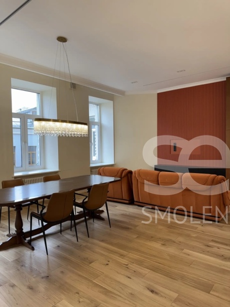 Аренда квартиры, площадь 130 кв.м., 2 этаж, Пречистенка ул, 33/19стр1