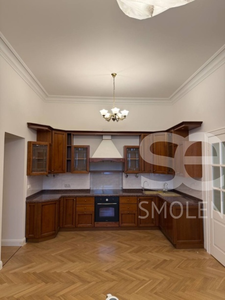 Аренда квартиры, площадь 330 кв.м., 5 этаж, Романов пер, 5