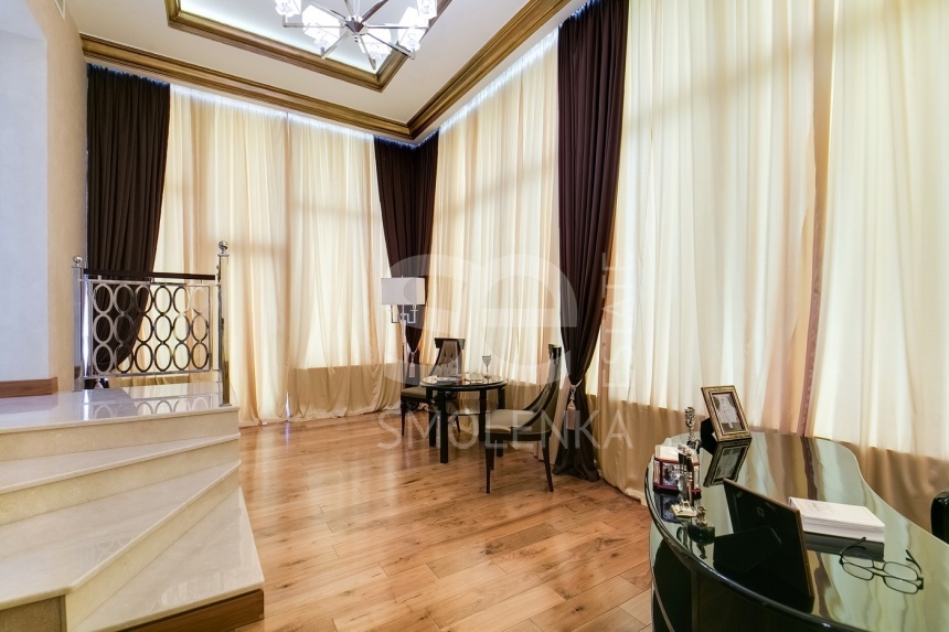 Продажа дома, площадь 980 кв.м., КП Монолит, Новорижское, пл. уч. 35 сот