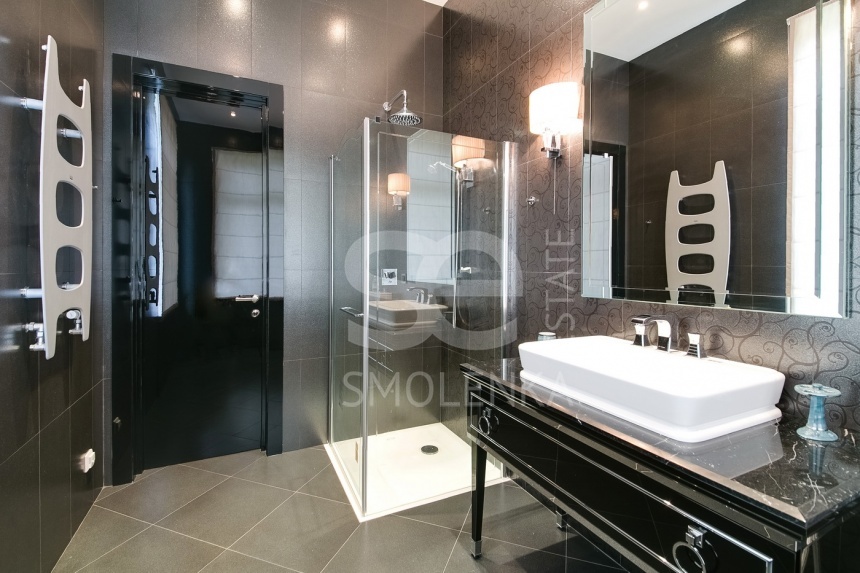 Продажа дома, площадь 980 кв.м., КП Монолит, Новорижское, пл. уч. 35 сот