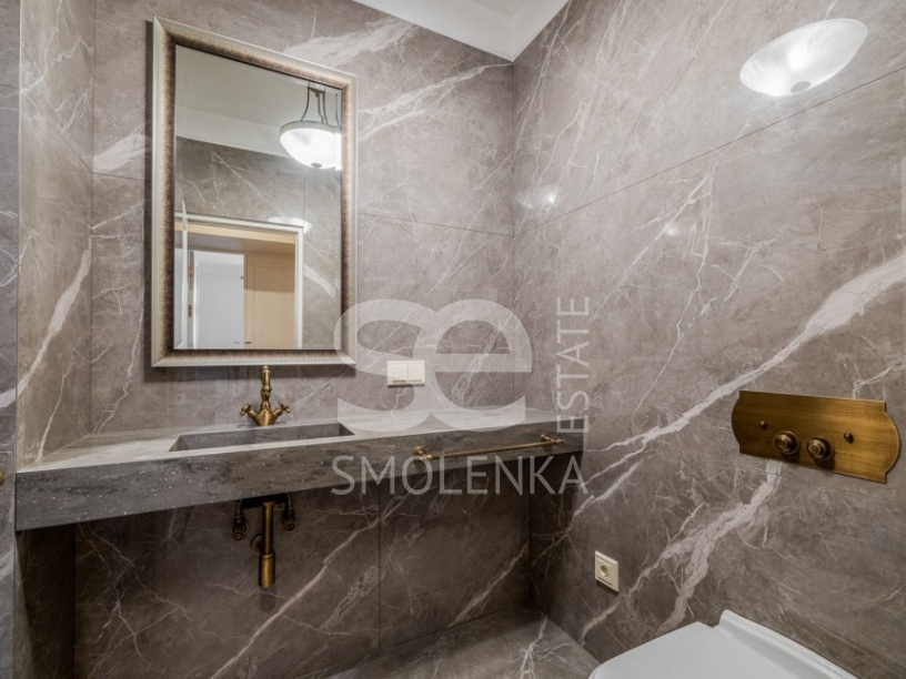 Аренда квартиры, площадь 225 кв.м., 5 этаж, Романов пер, 5
