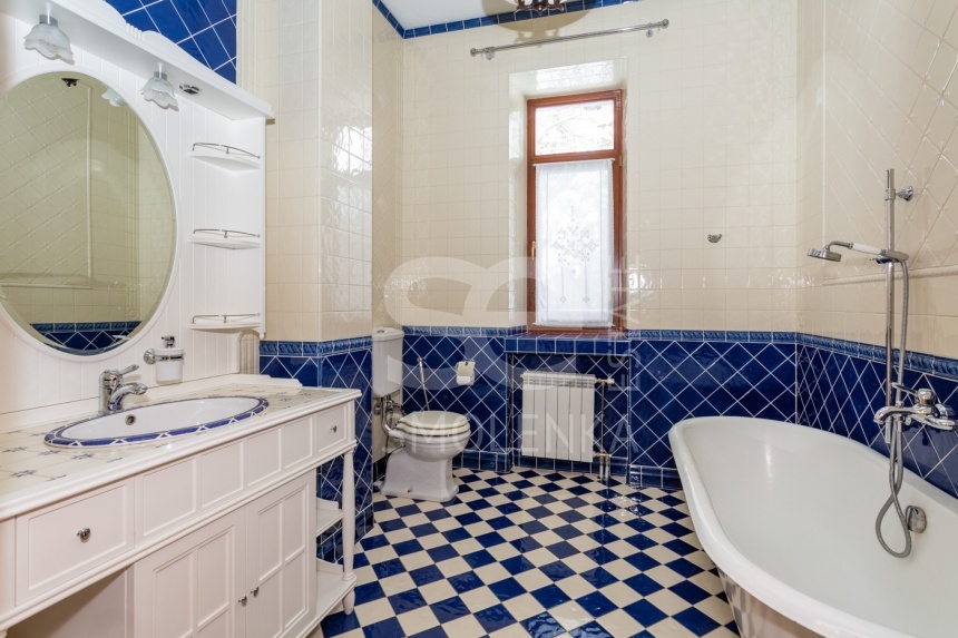 Продажа дома, площадь 830 кв.м., 54, Дмитровское, пл. уч. 65 сот