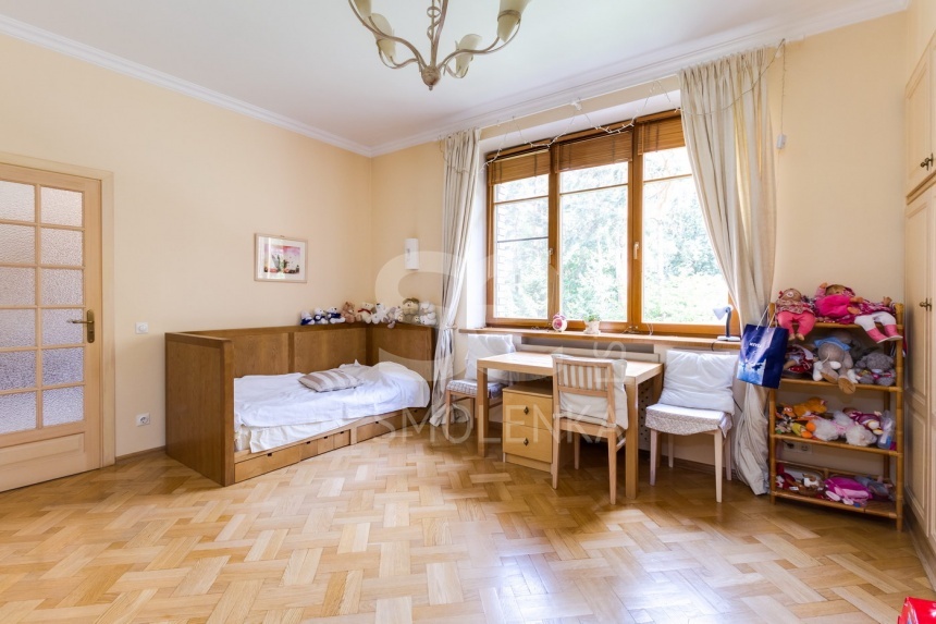 Продажа квартиры, площадь 222 кв.м., 2 этаж, Сосновая ул, 16к1