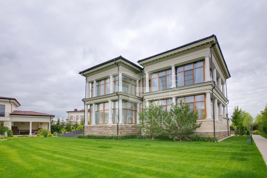 Продажа дома, площадь 980 кв.м., КП Монолит, Новорижское, пл. уч. 35 сот