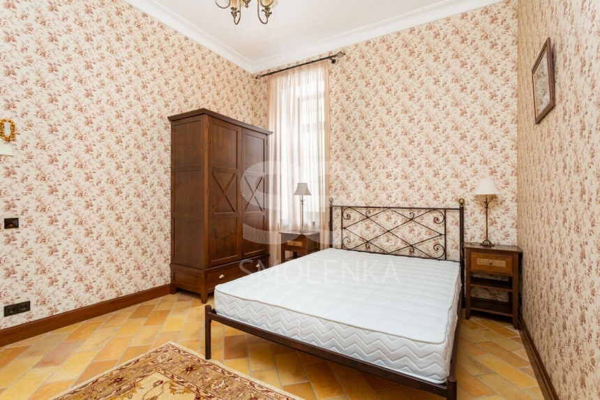 Аренда дома, площадь 830 кв.м., 54, Дмитровское, пл. уч. 65 сот