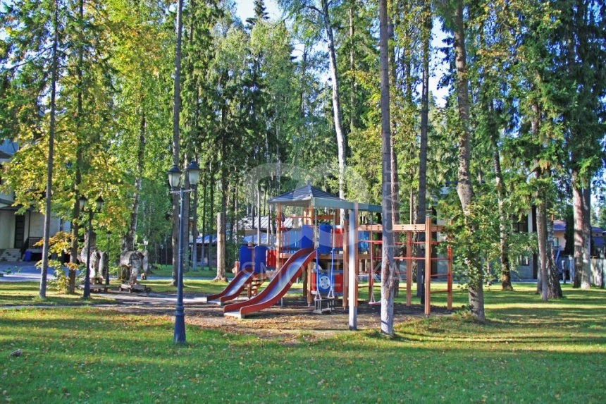 Продажа дома, площадь 1750 кв.м., Рублево-Успенское, пл. уч. 80 сот
